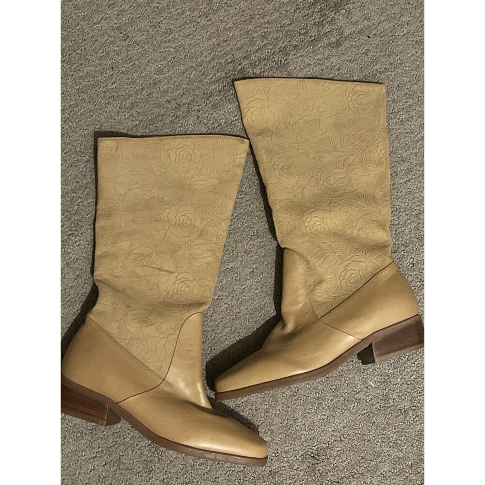 Markon Suela Tan Leather/Suede Boots with Embossed Floral Sz 8, EUC